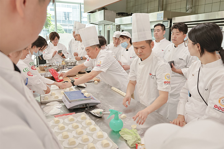 想学传统风味小笼包？5月宜昌站，安琪培训班等你来